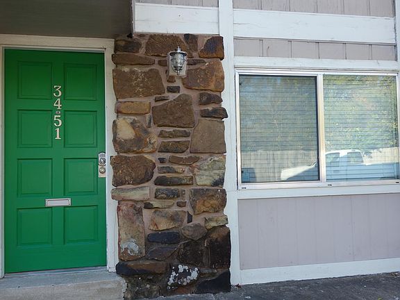 Lovely 3/2.5/ Townhouse in MidTown Tulsa!