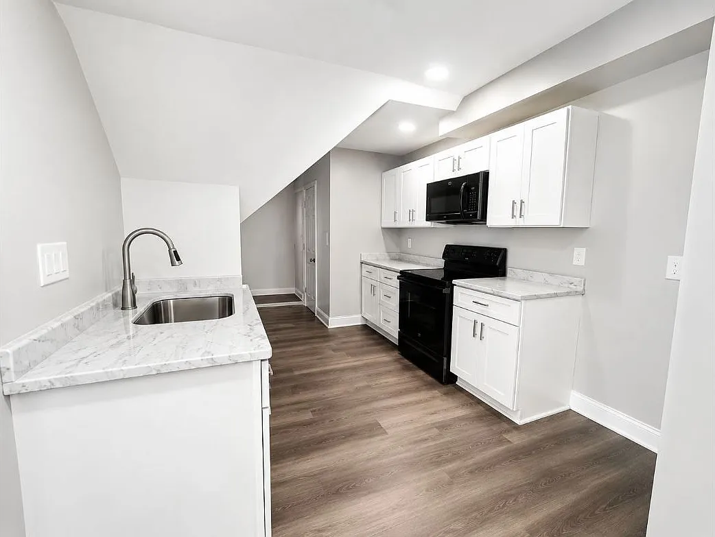 2 bed, 950 sqft, $2,600 — Photo 3