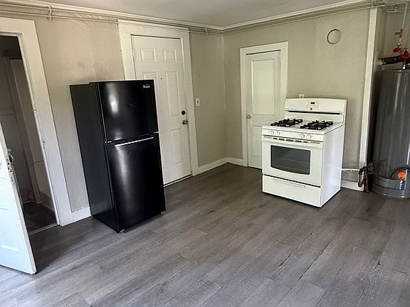 2nd image of 49 Brook St #6