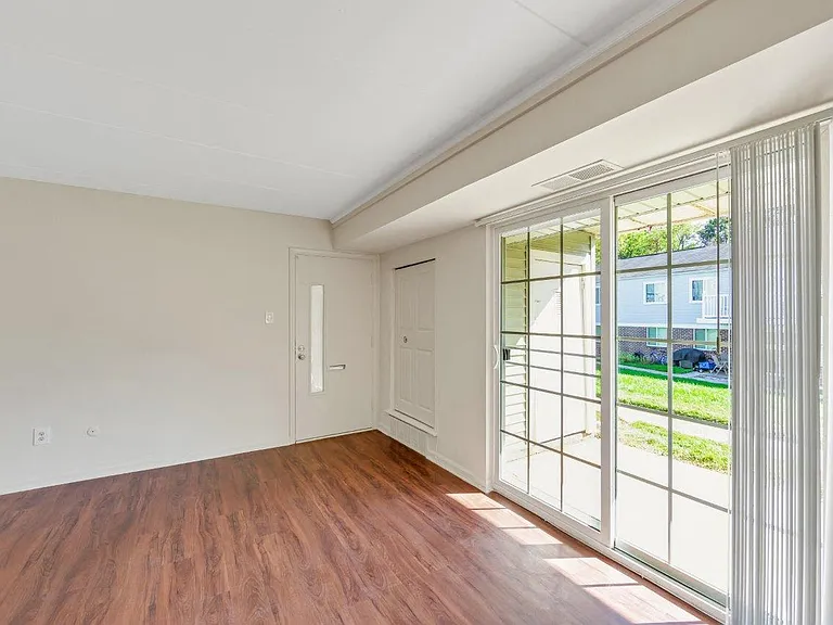 Blair Mill Village East Apartment Homes — Photo 11