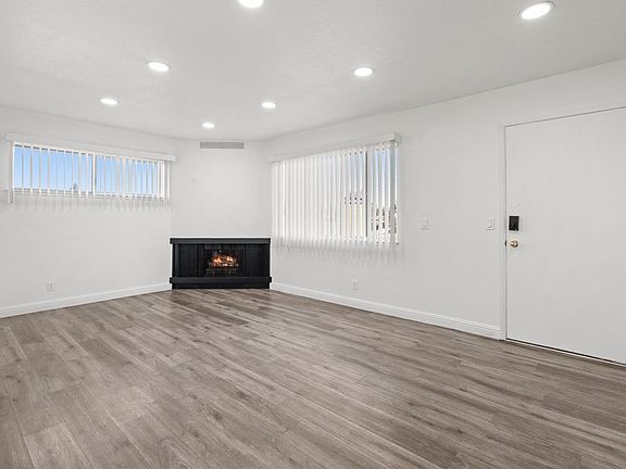 3rd image of 4162 Hamilton Ave APT 3