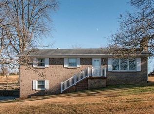 411 Mosswood Ln, Bristol, VA
