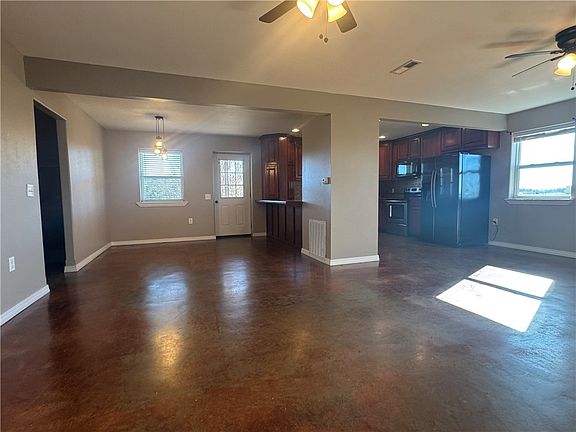 5th image of 1217 Ruth St