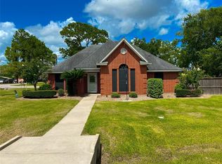 202 Silver Leaf St, Sweeny, TX 77480