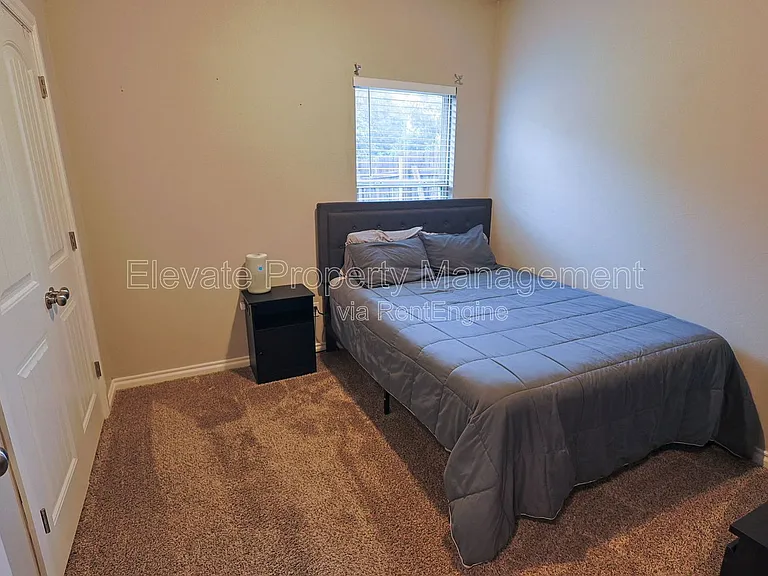 1009 SW 91st St — Photo 14