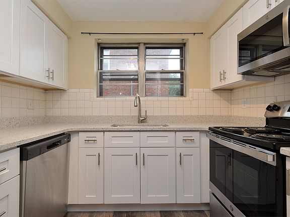 3rd image of 7024 Southland Ave APT B