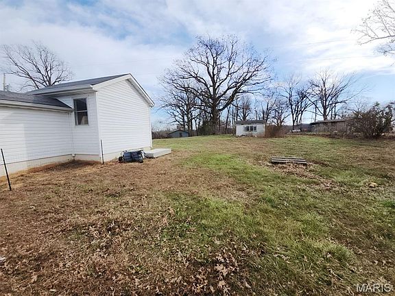 3rd image of 25492 Pennington Dr