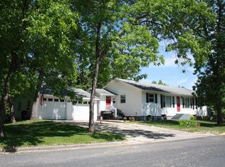 623 E Colvin Ave, Warren, MN 56762