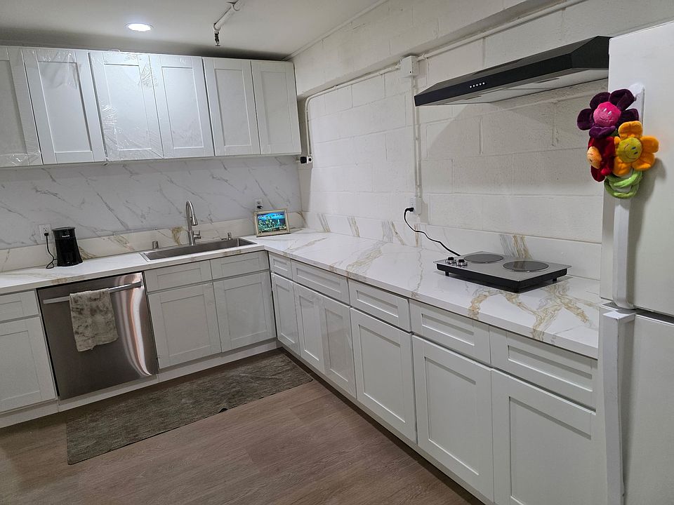 1st image of 3000 S Grand Ave #1A
