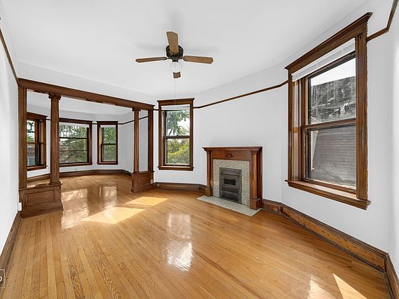 4th image of 3628 N Janssen Ave APT 3