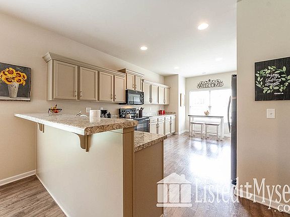 4th image of 70 Sterling Pl