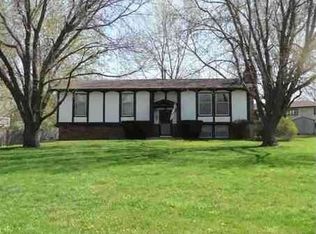 5820 NW Westbrooke Dr, Topeka, KS 66617