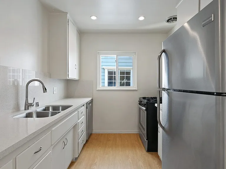 Gorham Apartments — Photo 6