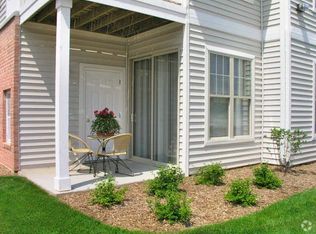 1310 Coventry Glen Dr APT 202, Round Lake, IL 60073