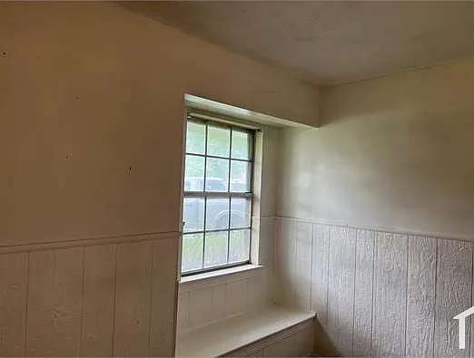 1538 Midway St — Photo 6