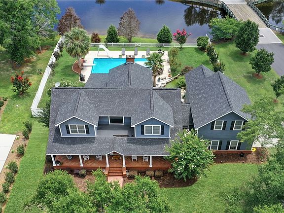 2nd image of 142 Cambridge Drive