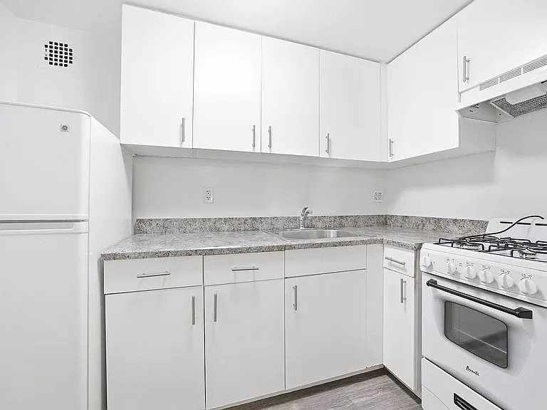88 Fulton St #216 — Photo 14