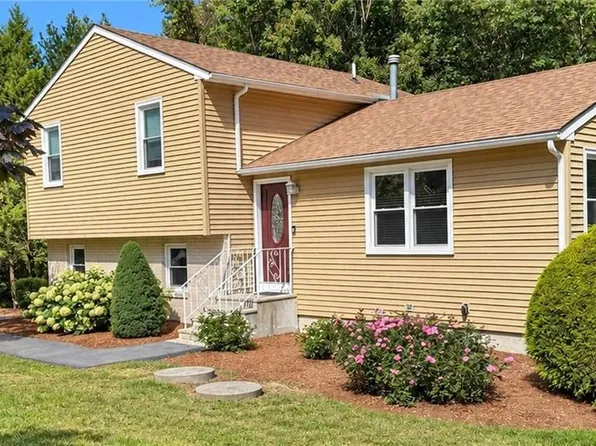 21 Janet Dr, Johnston, RI 02919