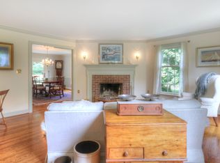 422 Seneca Rd, Great Falls, VA 22066