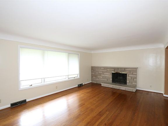 2nd image of 544 Tohatchi Dr