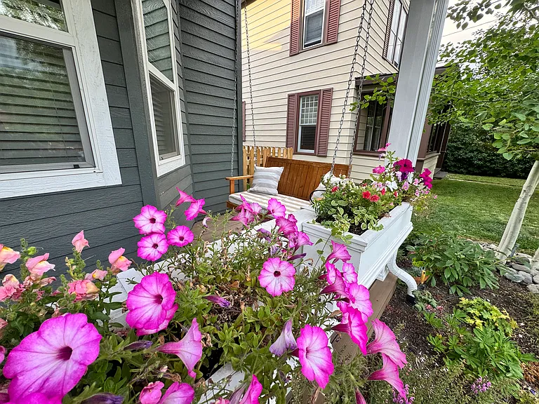 318 W Geyser St — Photo 2