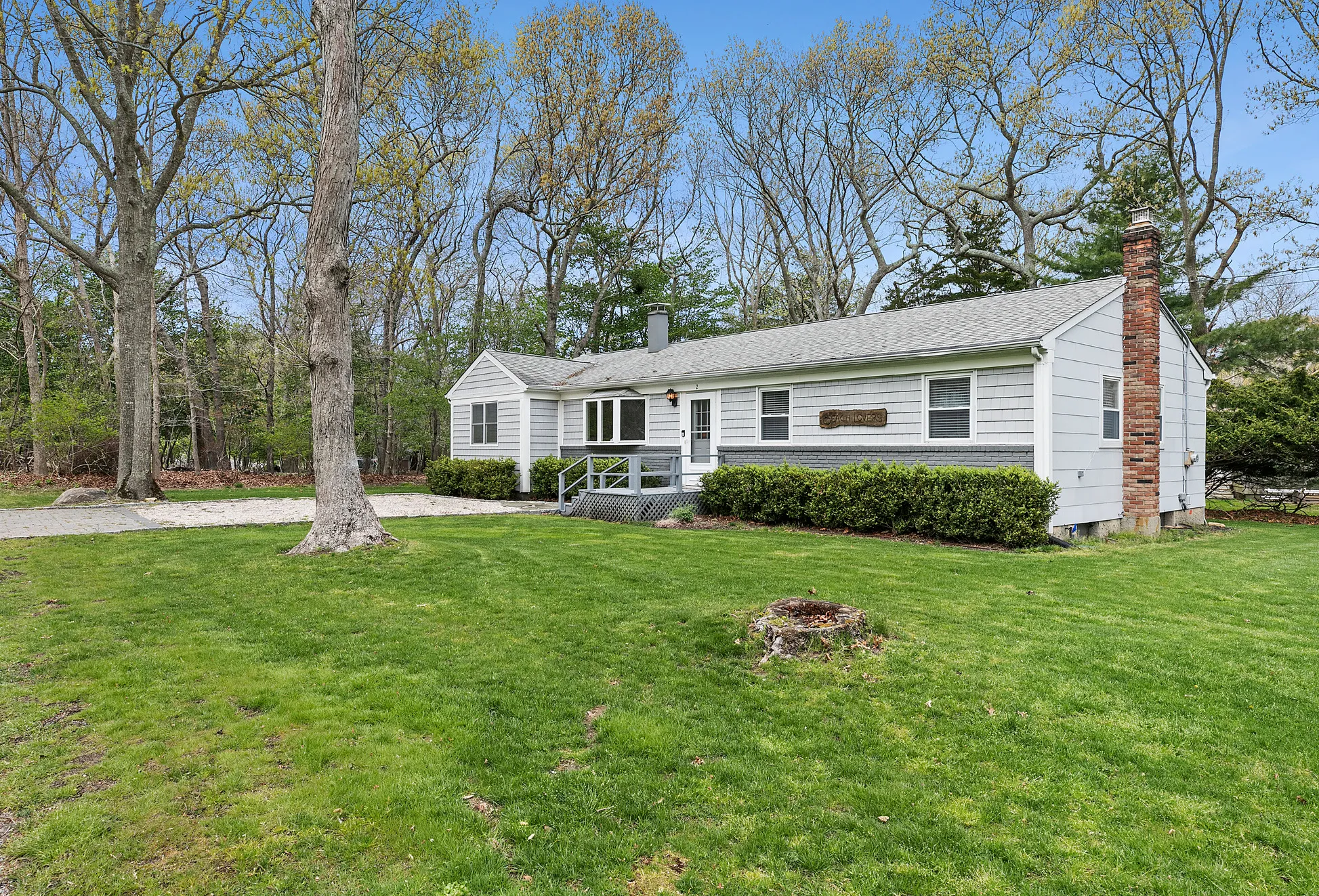 2 Nevins Pl, East Hampton, NY 11937 | Out East