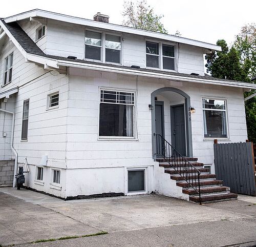 1st image of 805 NE California St #2.5