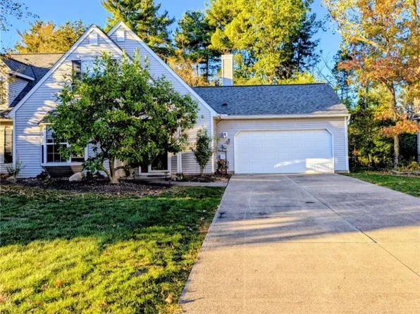 19620 Porters Ln #15, Strongsville, OH 44149