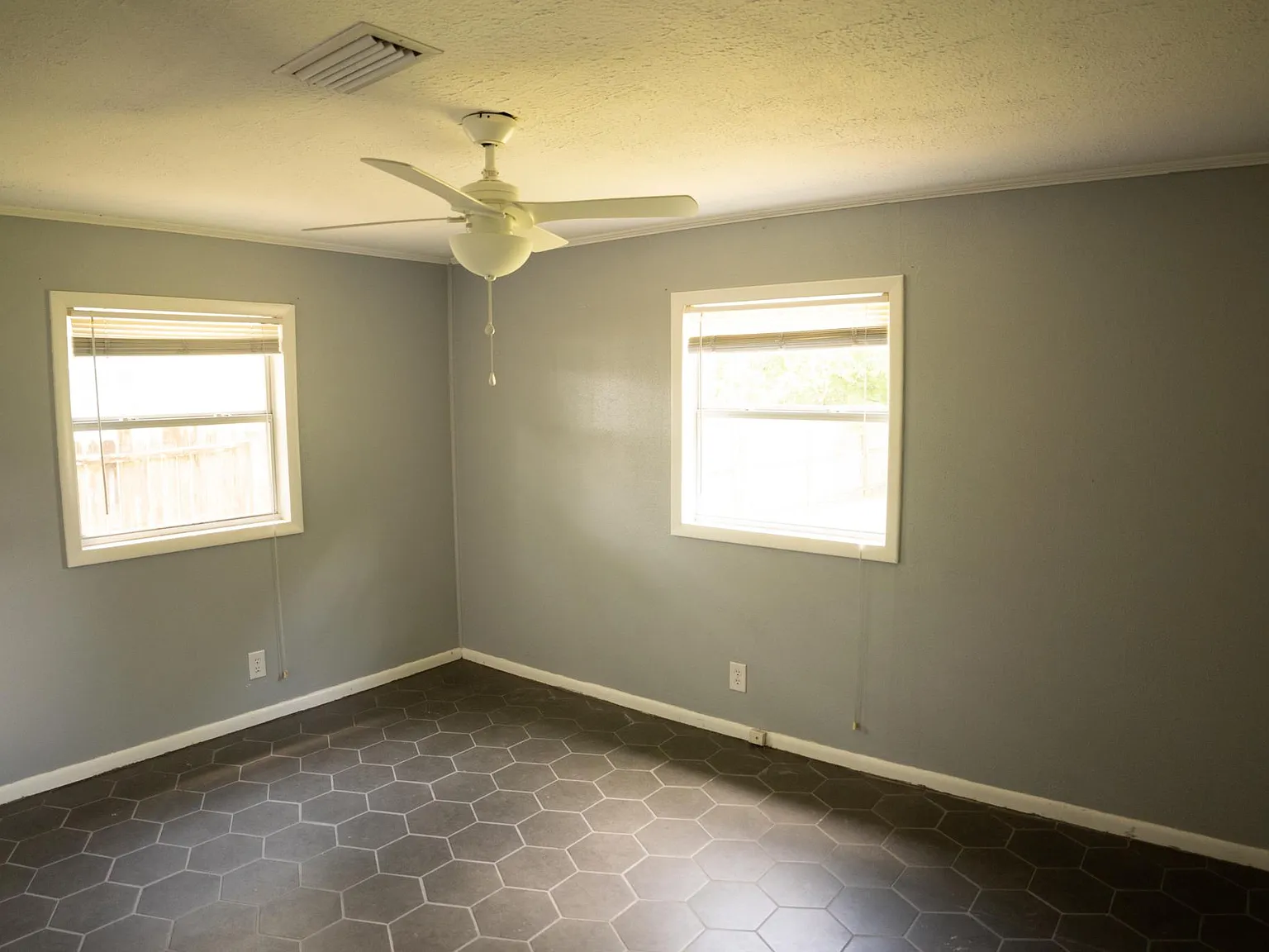 4833 Louisa Terrace — Photo 2
