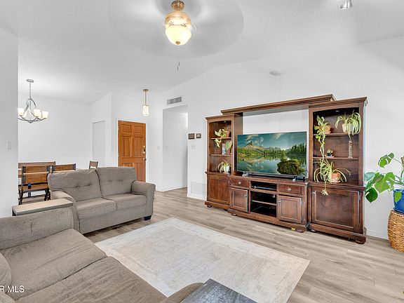 5th image of 4744 Loma Feliz Ct