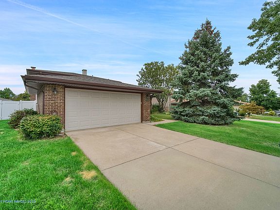 2nd image of 15604 Orogrande Dr