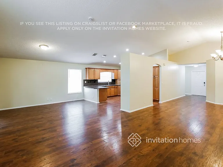 4912 SW 32nd Way — Photo 3