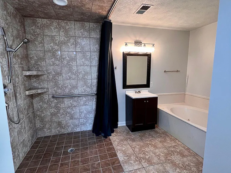 17 Sagefield Cv — Photo 10