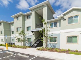 8271 Tanager Sq APT 301, New Pt Richey, FL 34655