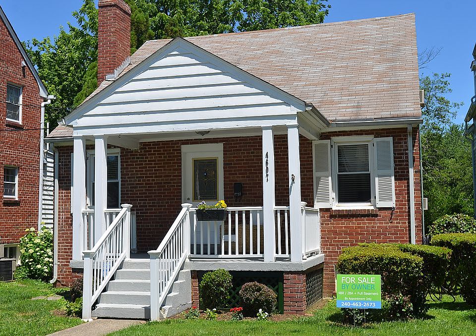 Font of house with porch 