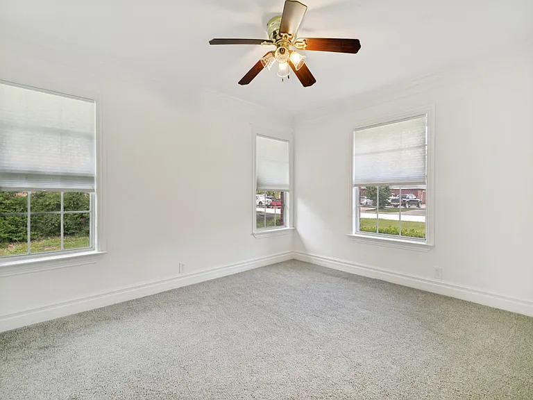 415 Crockett — Photo 14