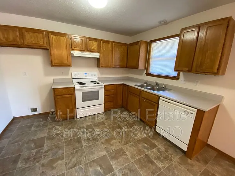 402 N Becky Cir — Photo 4