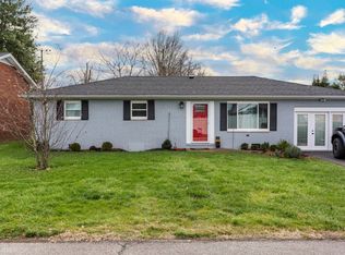 102 Meadow Ln, South Pt, OH 45680