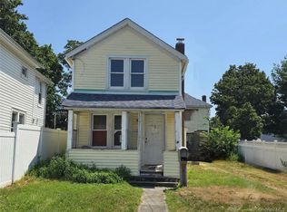 31 Union Ave, Patchogue, NY 11772