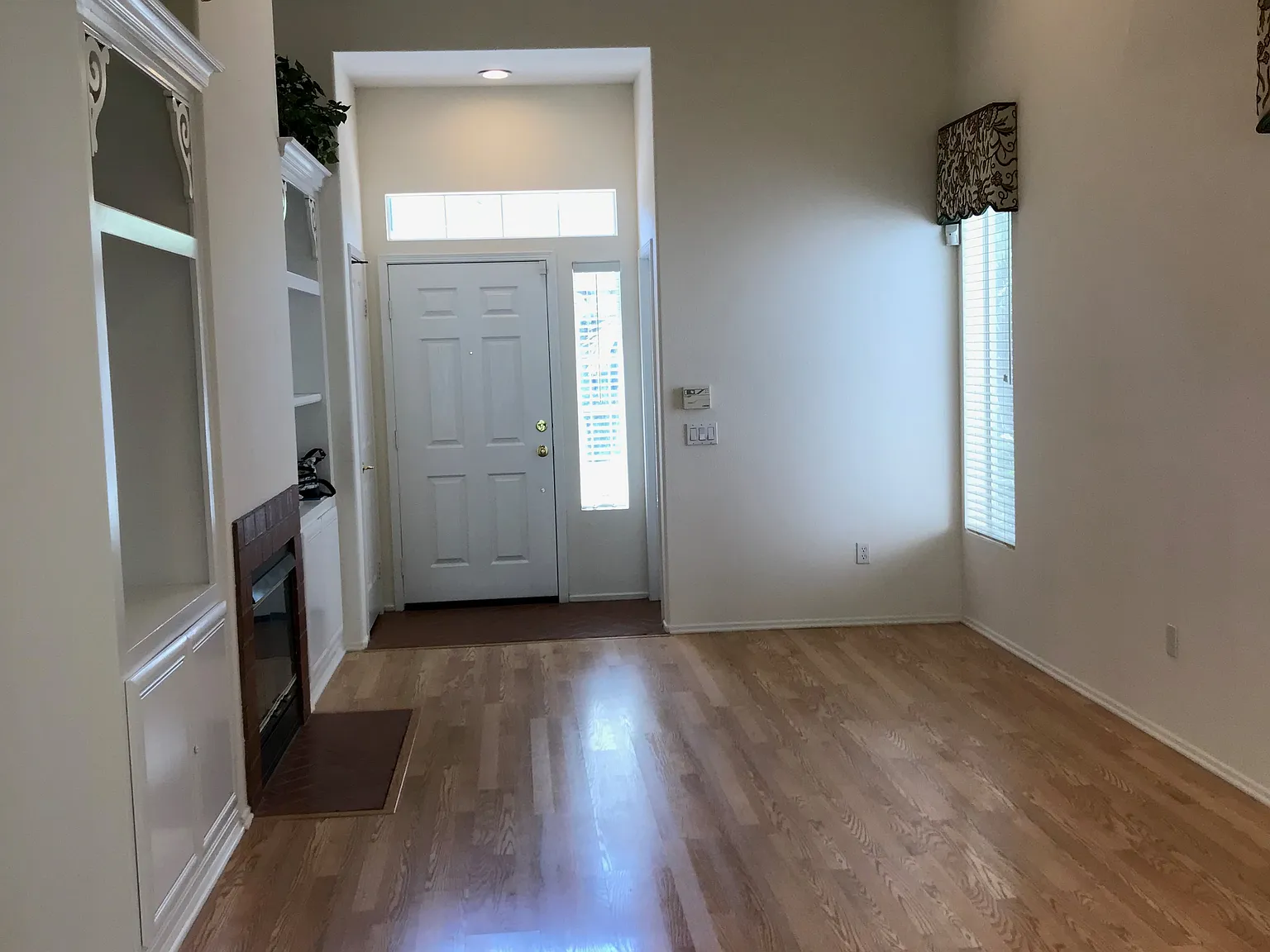 2 bed, 2.5 bath, 1502 sqft, $4,400 — Photo 3