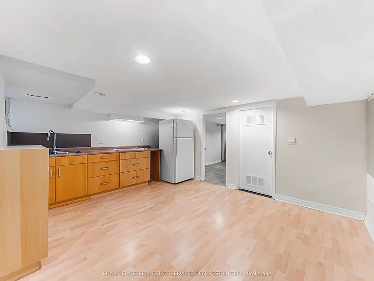 624 Pape Ave — Photo 26