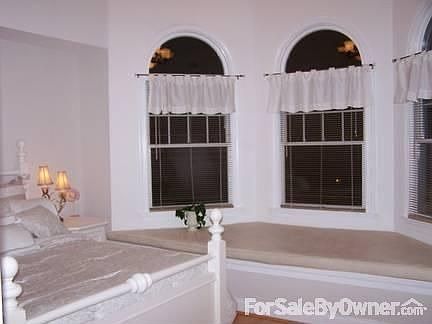 Princess Vaulted Ceiling in 3rd Bedroom