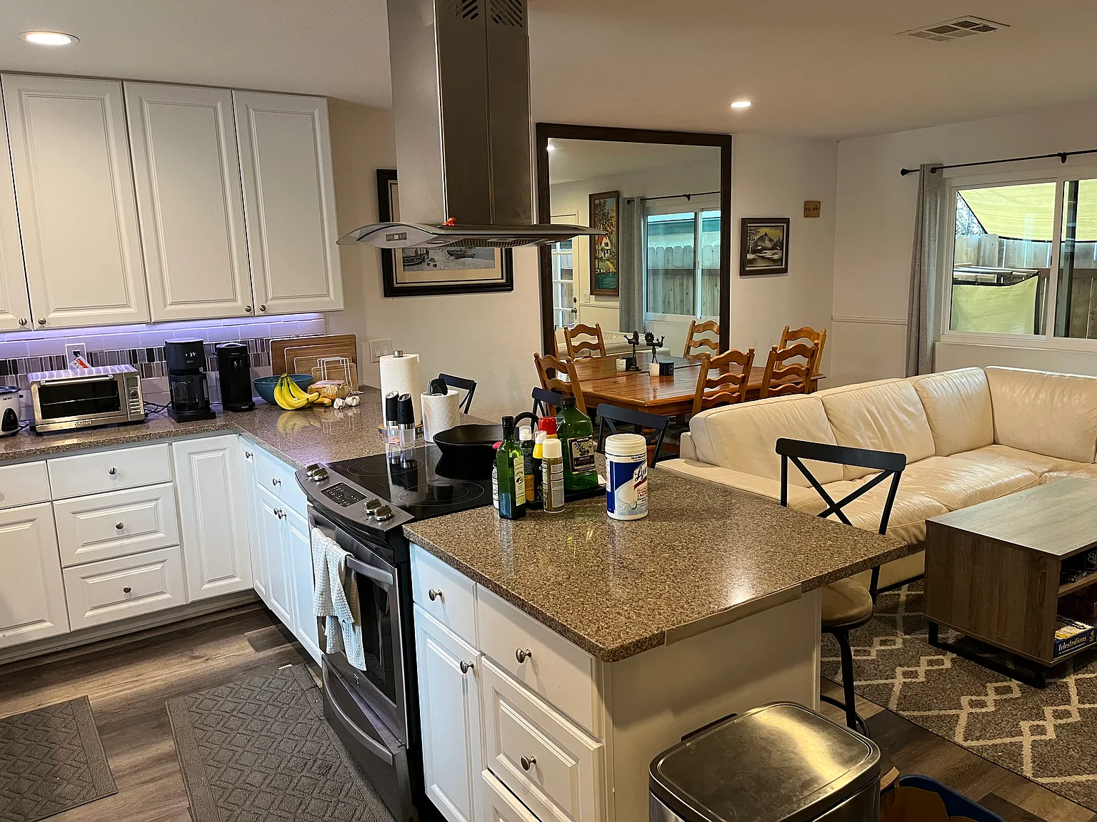 3 bed, 1.5 bath, 1107 sqft, $3,000 — Photo 3