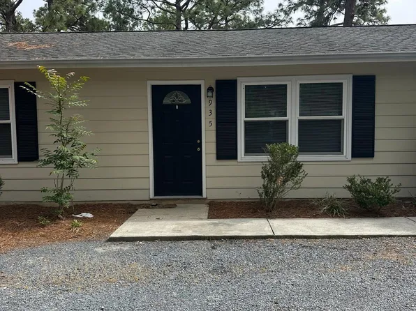 935 N Ashe St, Southern Pines, NC