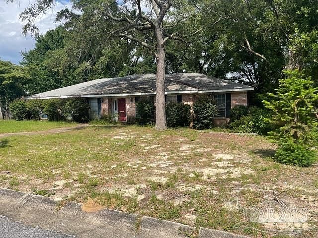 1st image of 304 Teakwood Cir