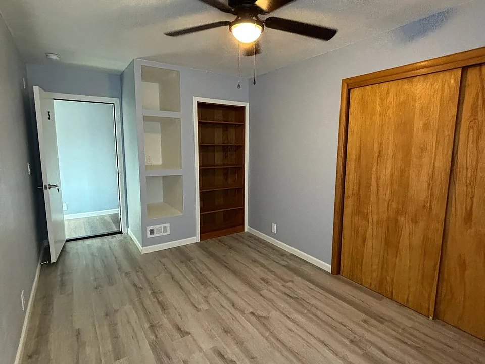 1111 NW 32nd St #5