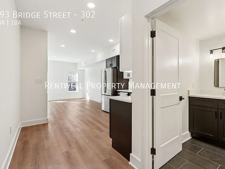 193 Bridge St #302 — Photo 5