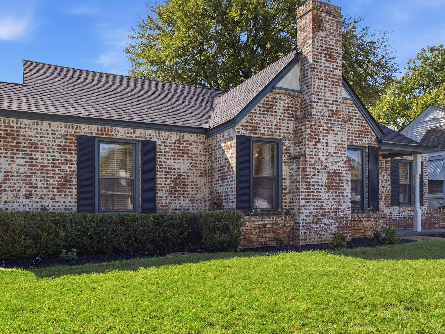 3 bed, 2.0 bath, 1660 sqft, $2,150 — Photo 3