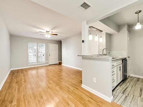 3rd image of 4331 Holland Ave #204