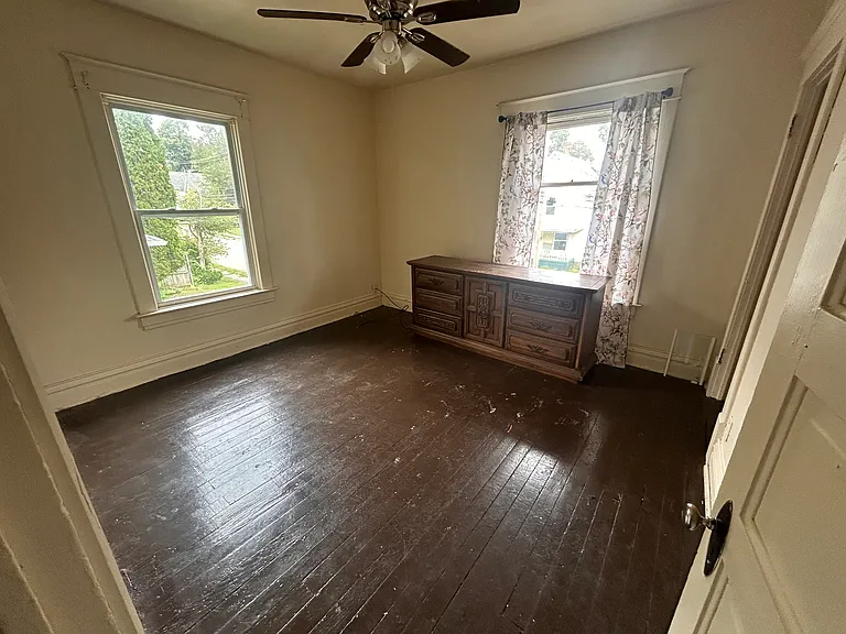 133 Woodlawn Ave — Photo 2